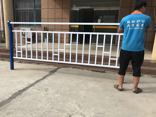 橋梁護欄